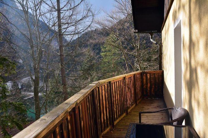 Rooms Barovc By The Lake Jasna 克拉尼斯卡戈拉 外观 照片 A balcony